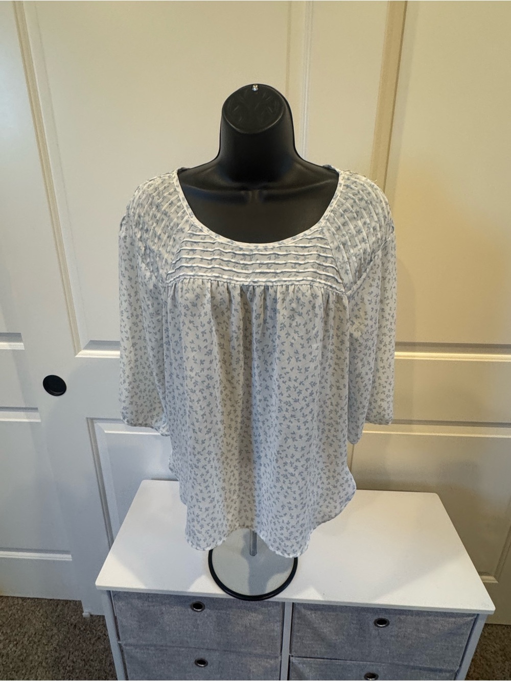 LC Lauren Conrad Light Blue Floral Pintuck Peasant Blouse